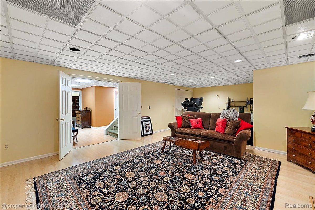 2408 Hickory Glen Drive