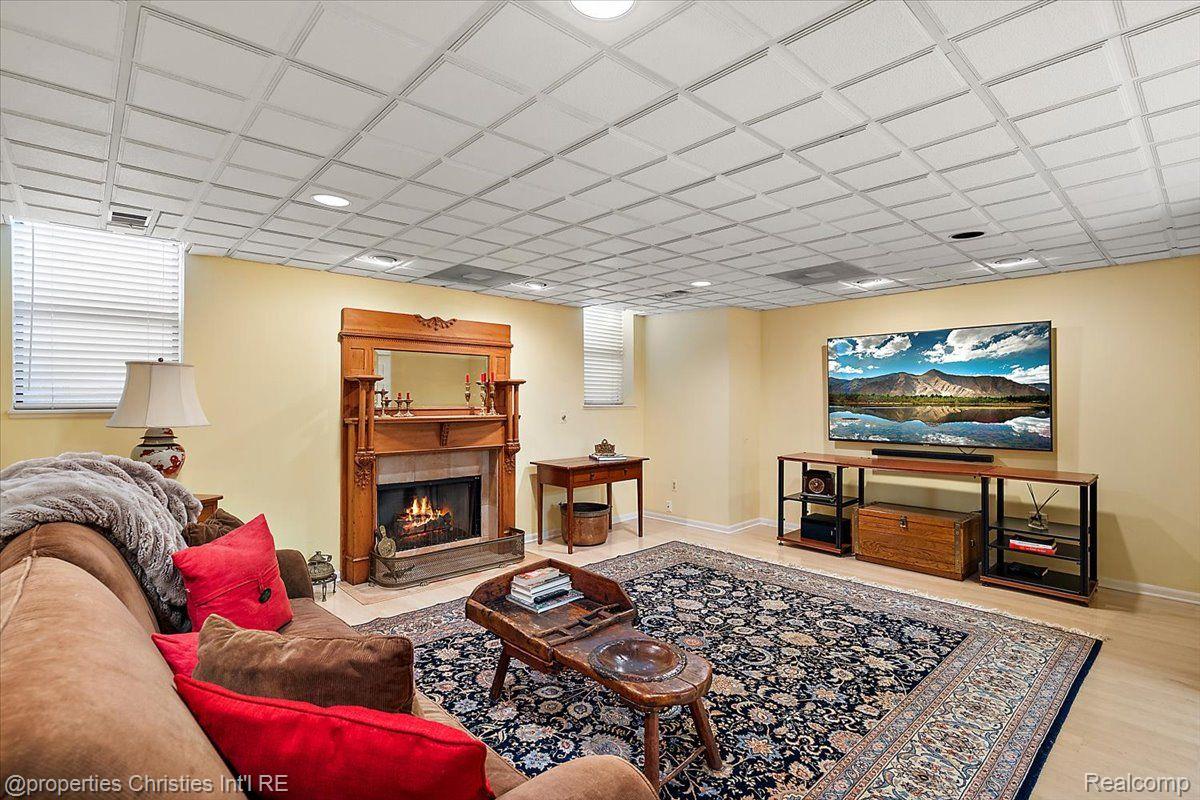 2408 Hickory Glen Drive