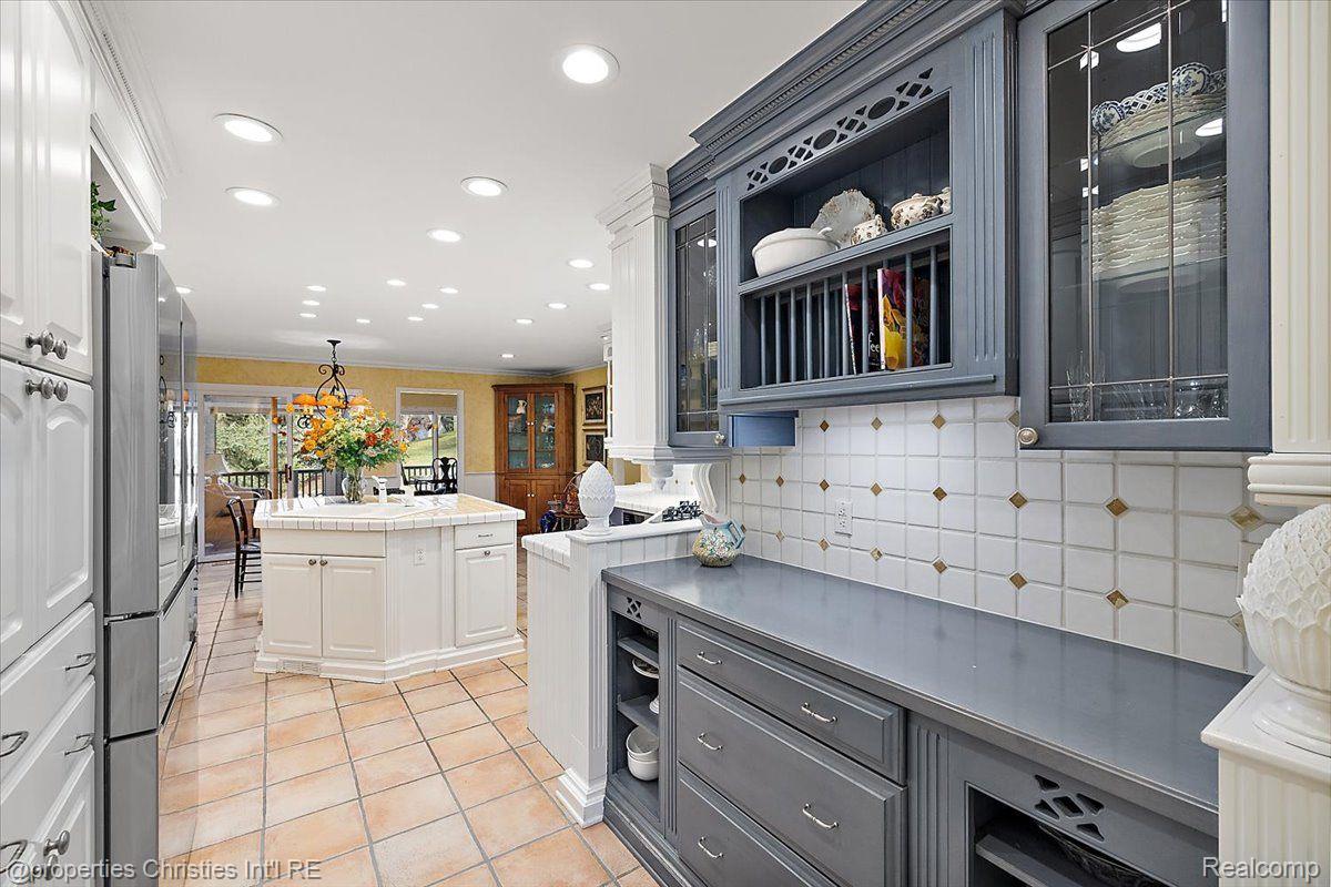 2408 Hickory Glen Drive