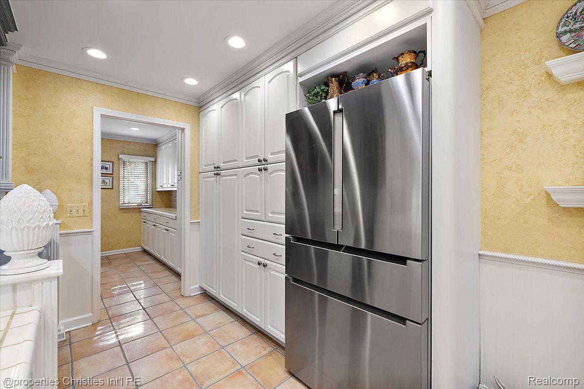 2408 Hickory Glen Drive
