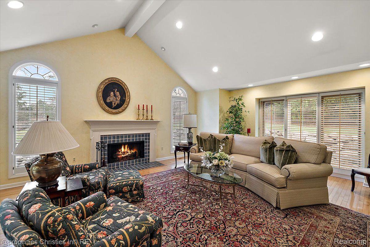 2408 Hickory Glen Drive