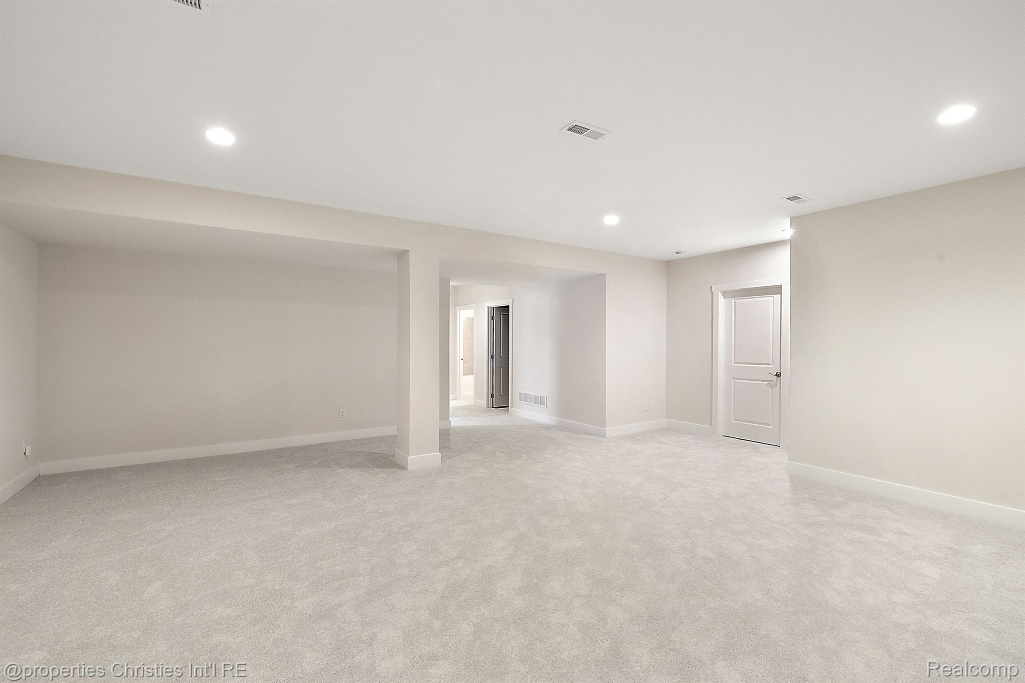 5545 Helmsdale Boulevard