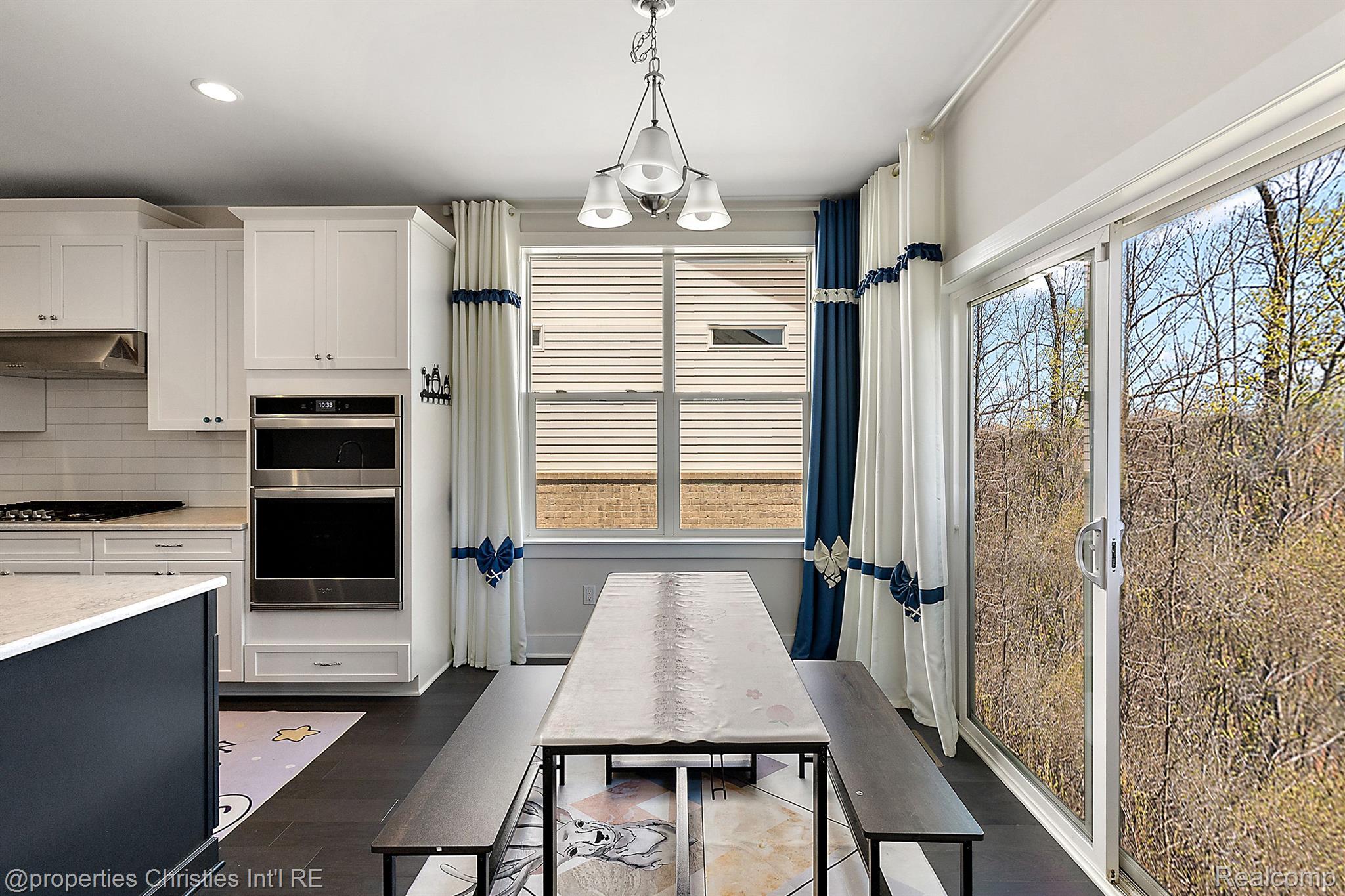 5545 Helmsdale Boulevard