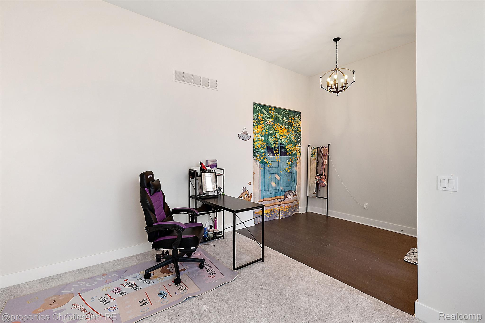 5545 Helmsdale Boulevard