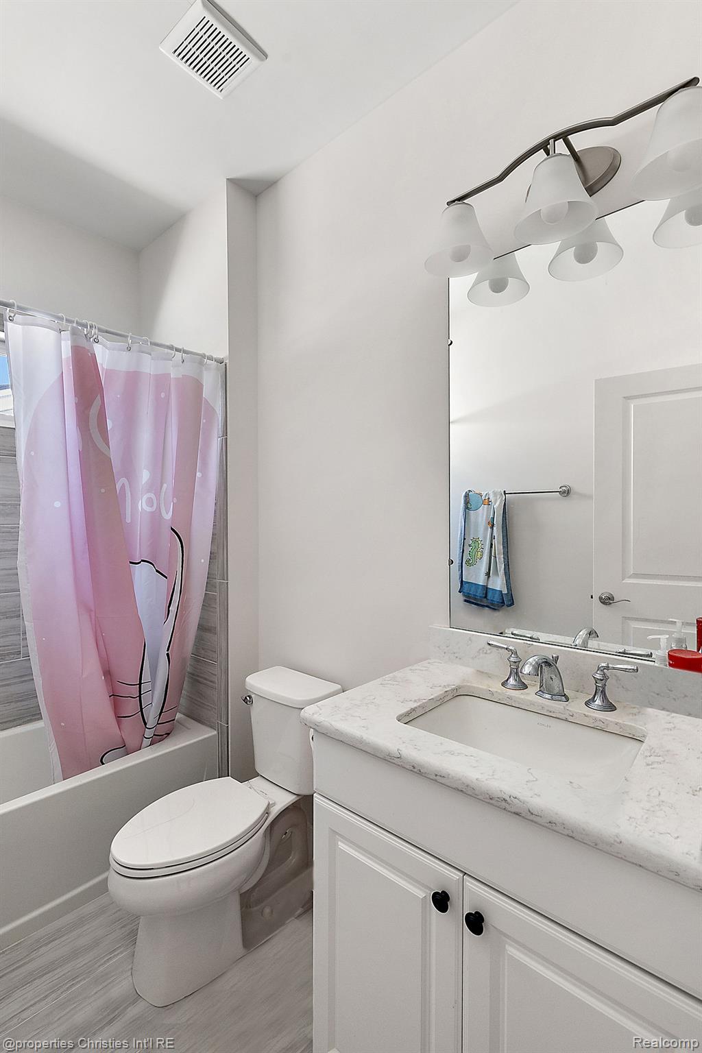 5545 Helmsdale Boulevard