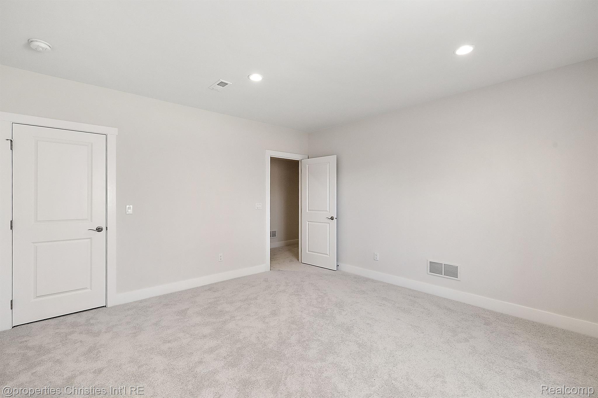 5545 Helmsdale Boulevard