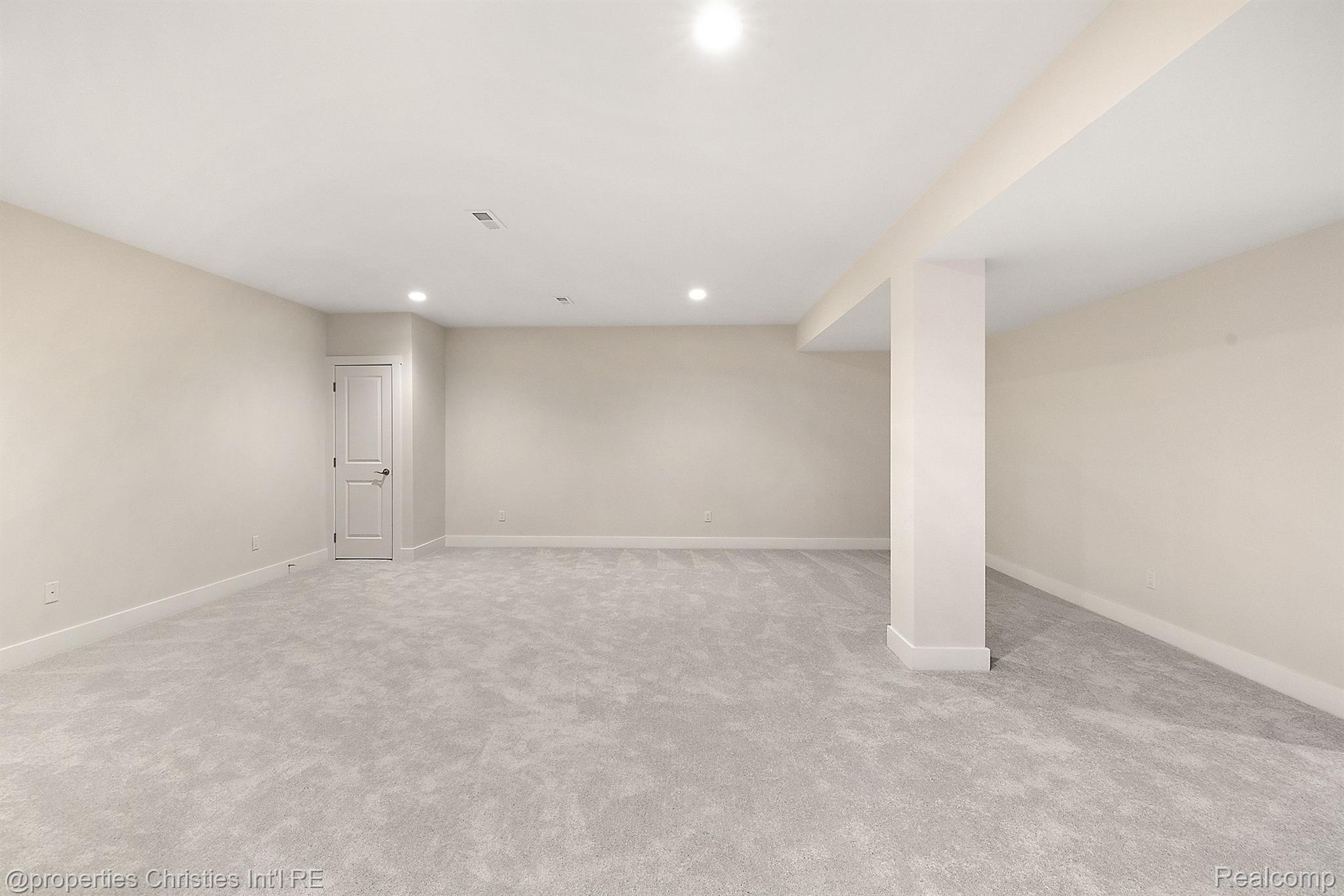 5545 Helmsdale Boulevard