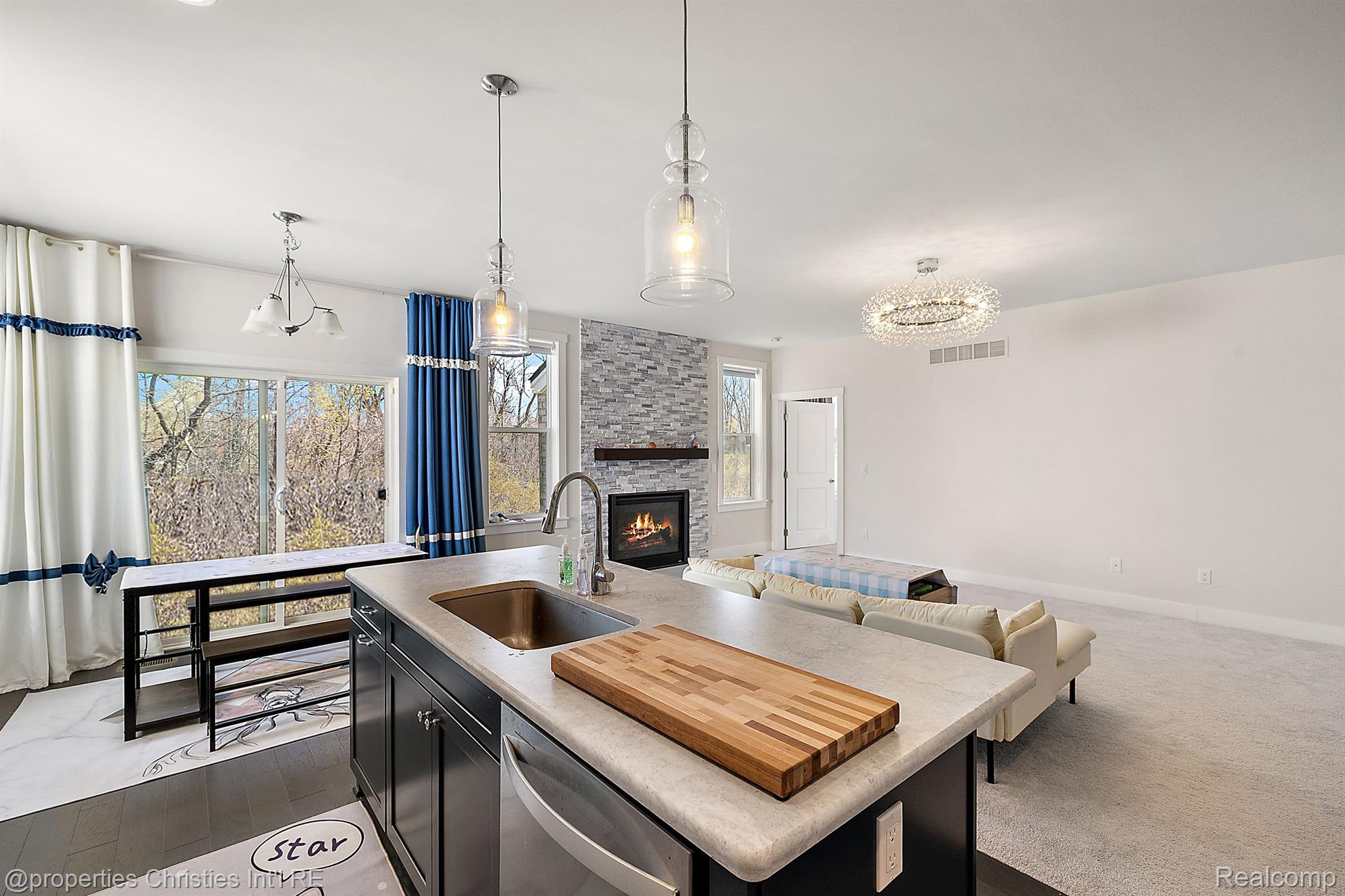 5545 Helmsdale Boulevard