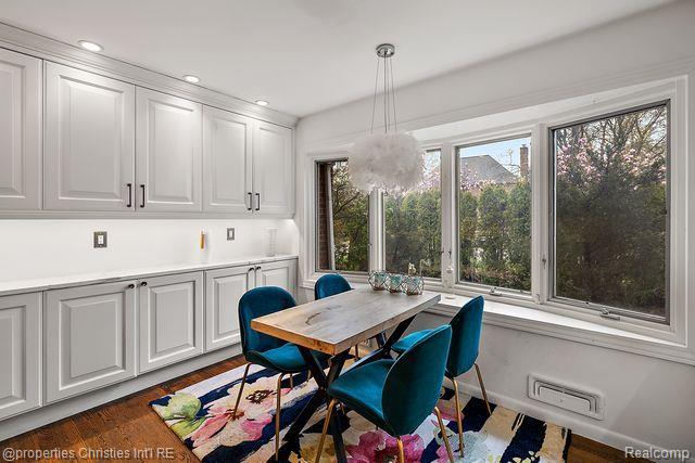 2725 ENDSLEIGH Drive