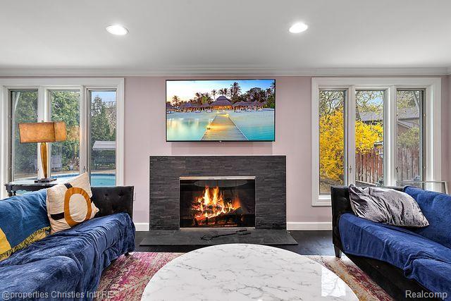 2725 ENDSLEIGH Drive