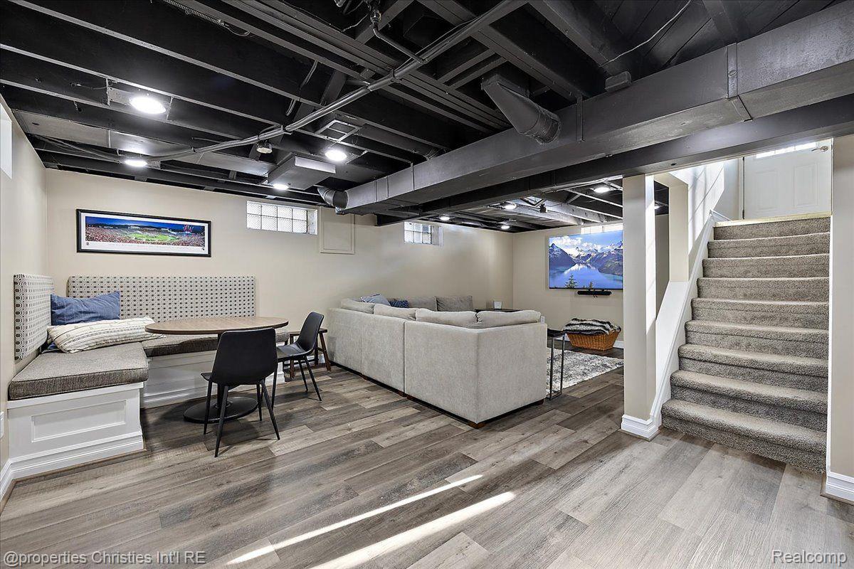 2287 Windemere Road