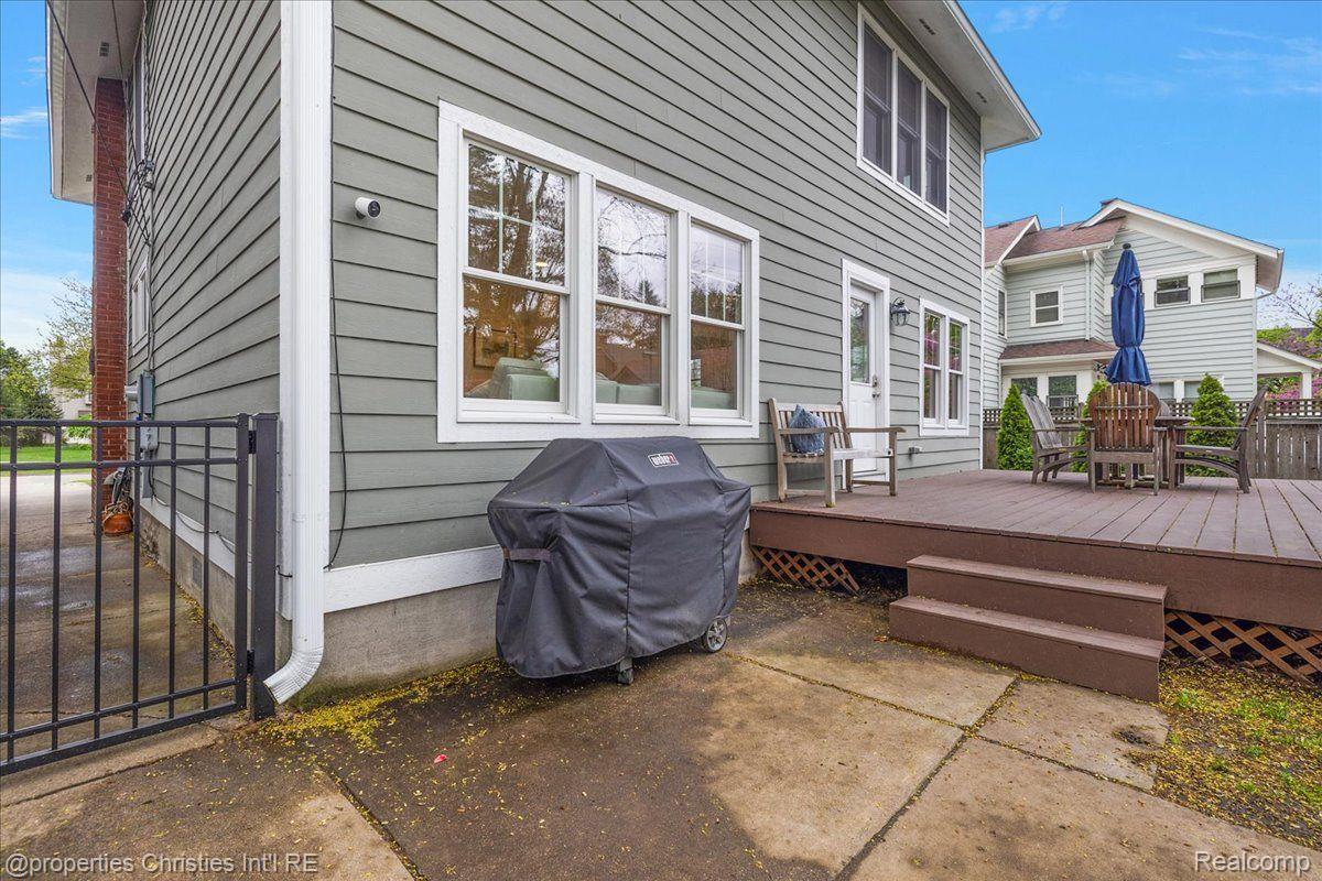567 Oakland Avenue