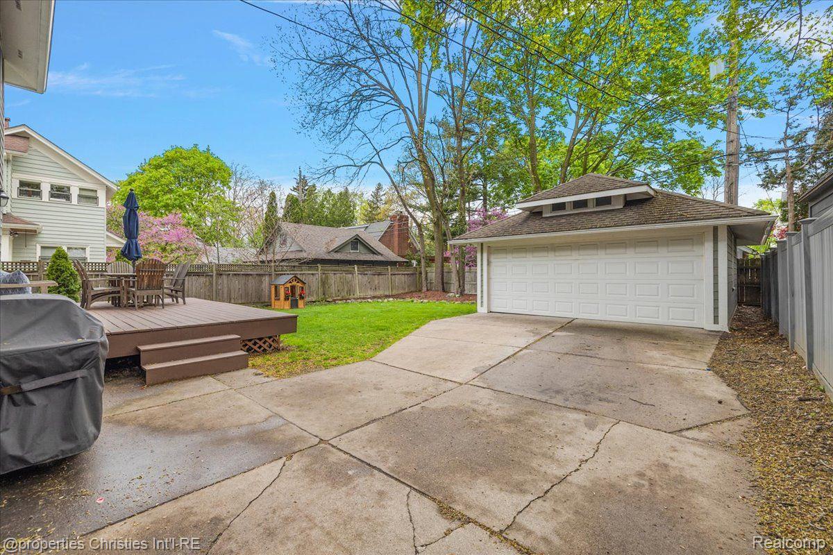 567 Oakland Avenue