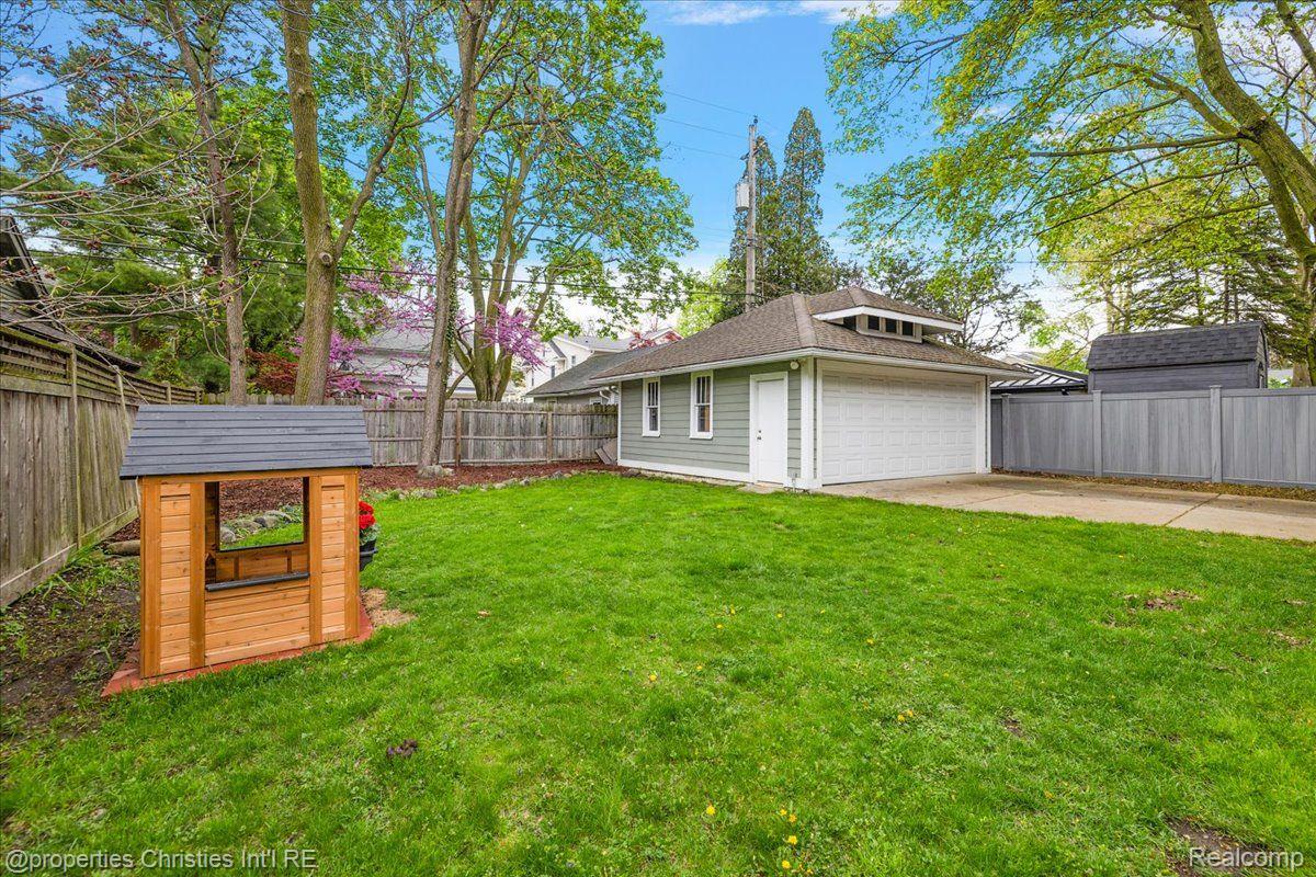 567 Oakland Avenue