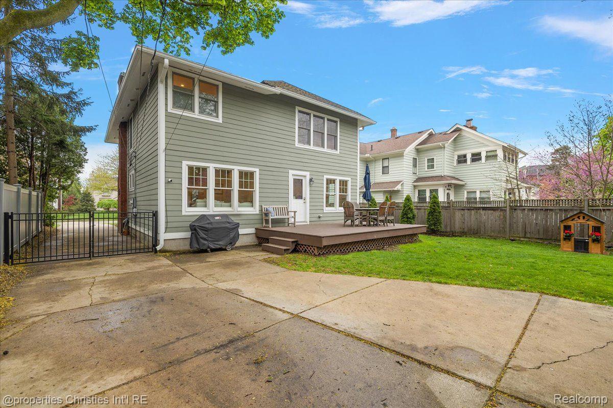 567 Oakland Avenue
