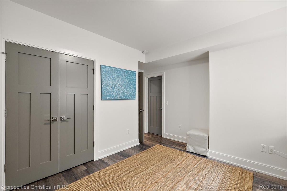 1142 Golf View Boulevard