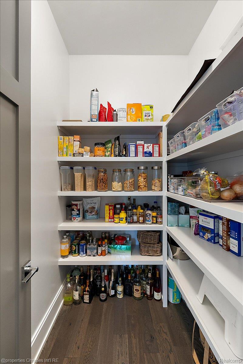 1142 Golf View Boulevard