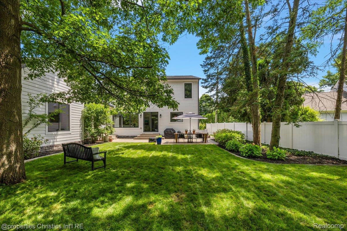 1142 Golf View Boulevard