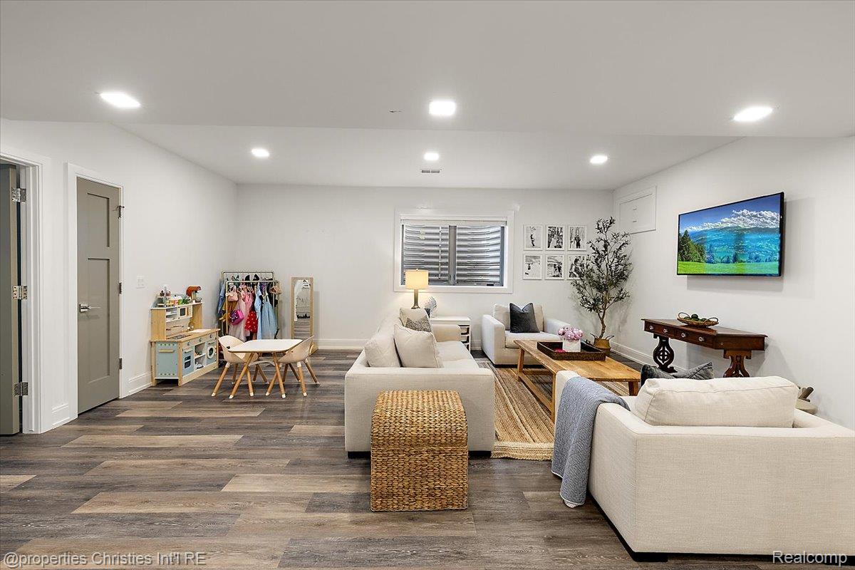 1142 Golf View Boulevard