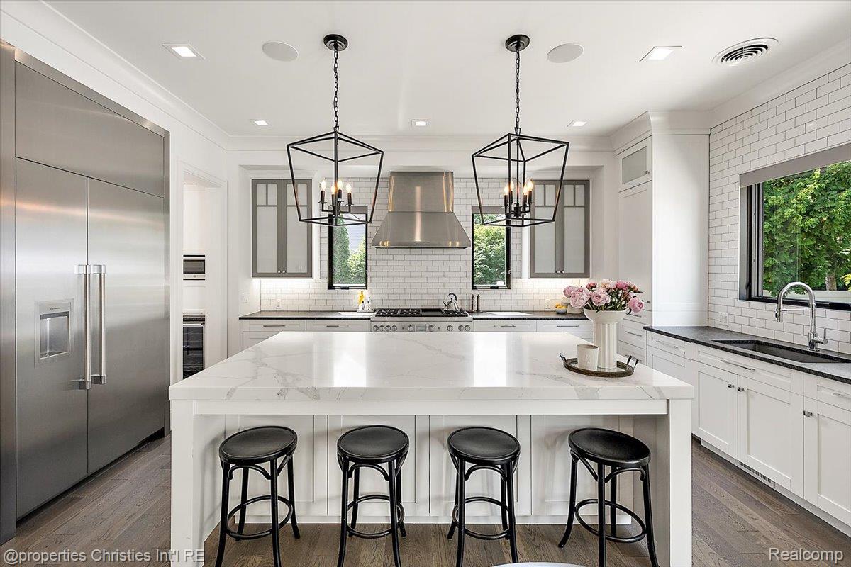 1142 Golf View Boulevard