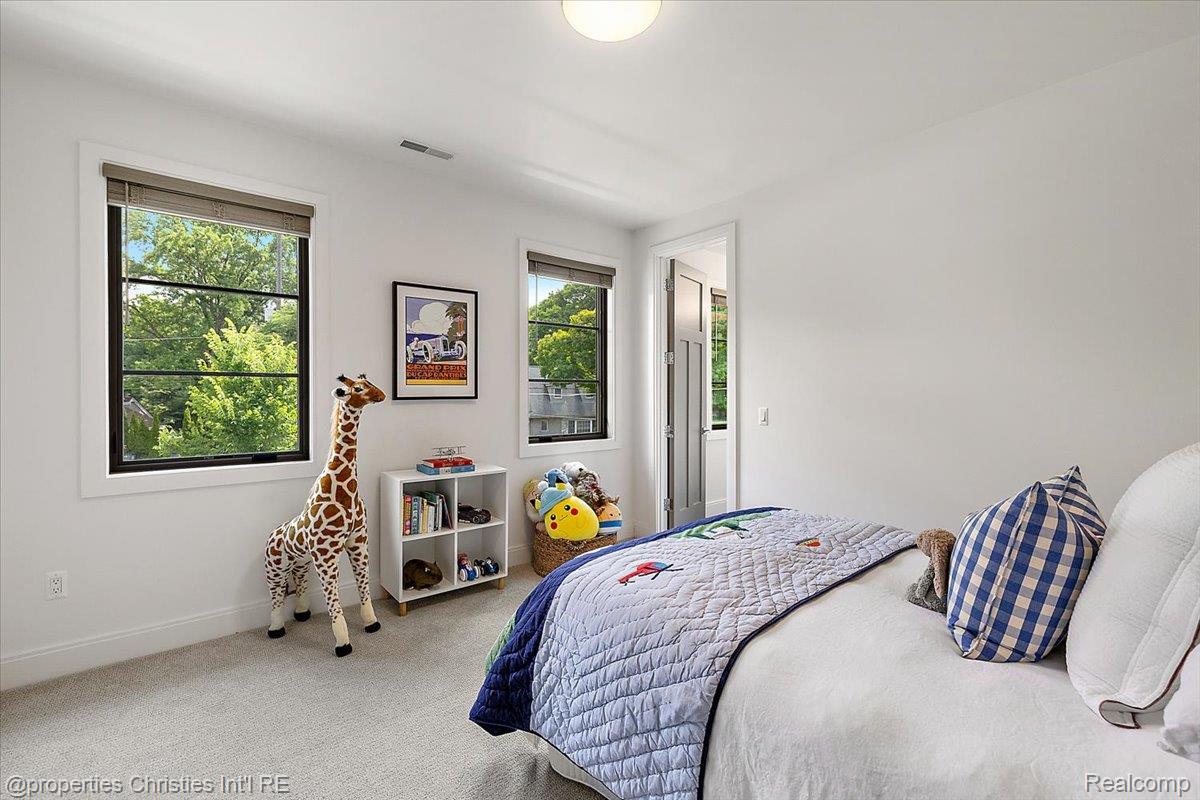 1142 Golf View Boulevard