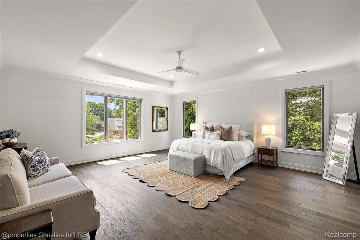 1142 Golf View Boulevard