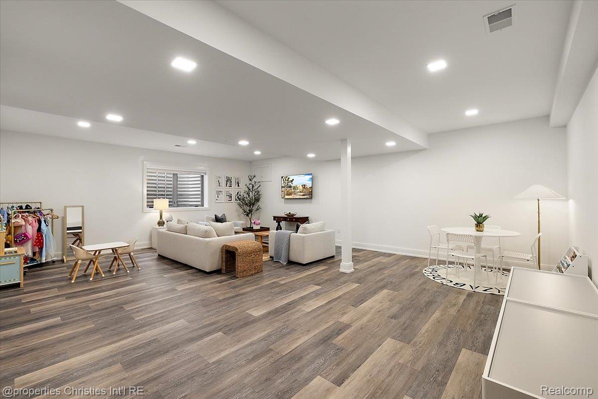 1142 Golf View Boulevard