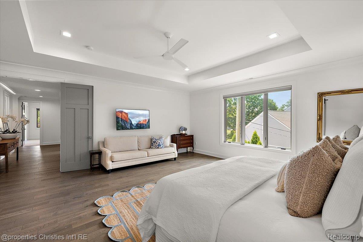 1142 Golf View Boulevard