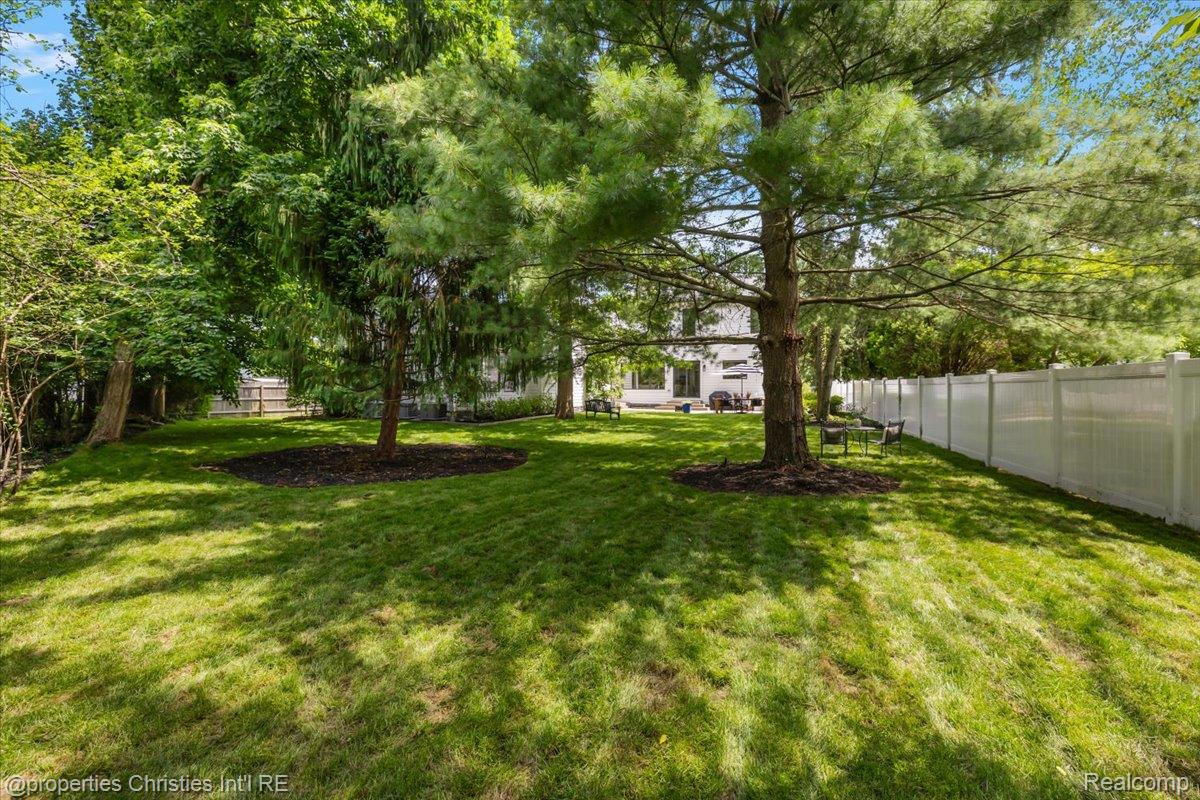 1142 Golf View Boulevard