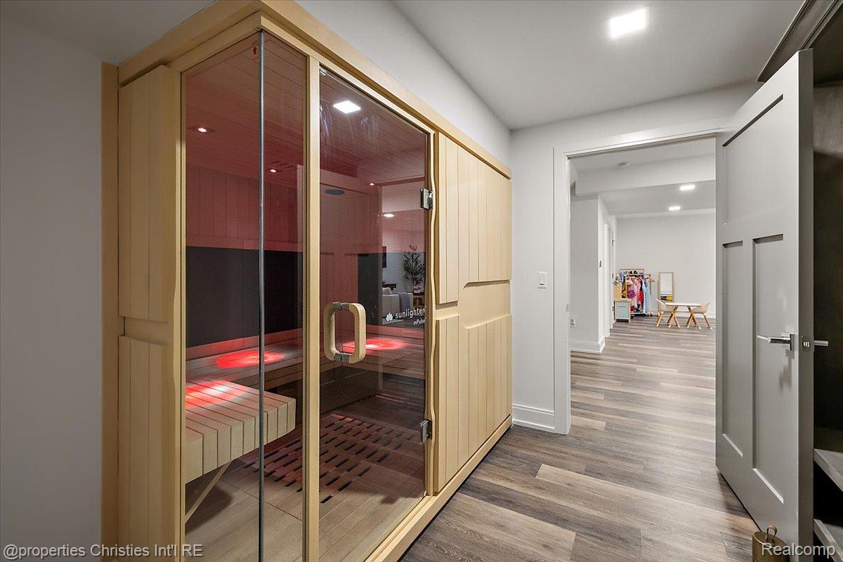 1142 Golf View Boulevard