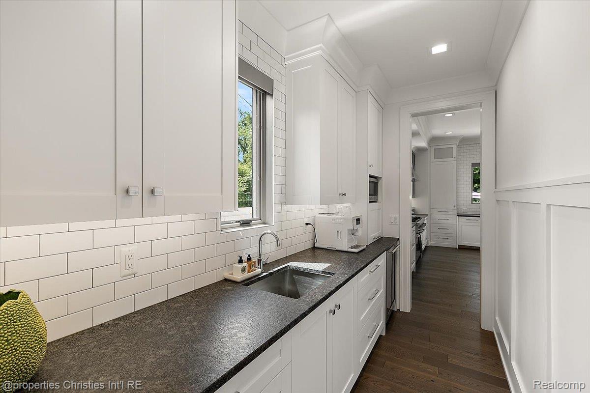 1142 Golf View Boulevard