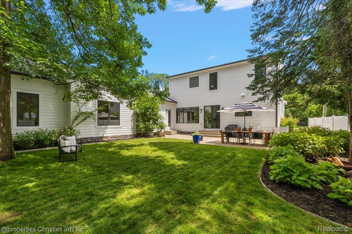 1142 Golf View Boulevard