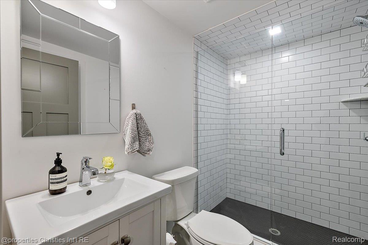 1142 Golf View Boulevard