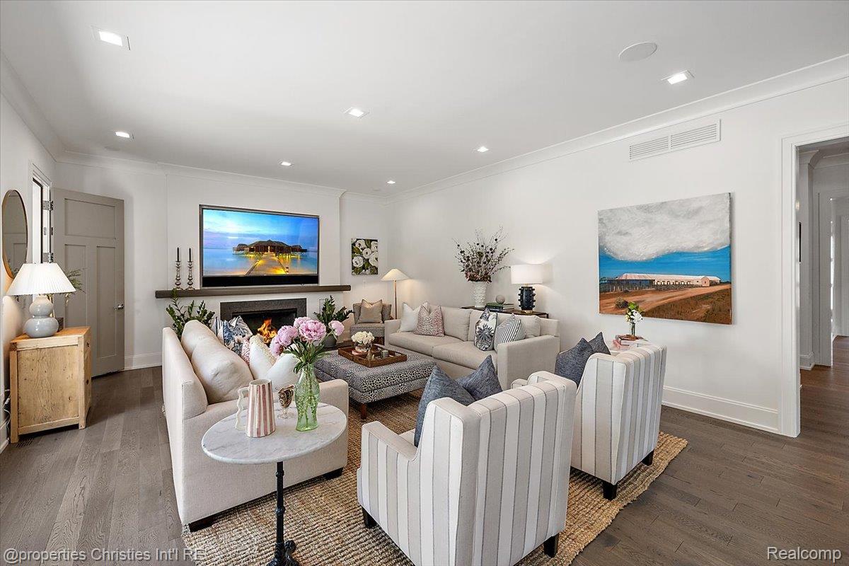 1142 Golf View Boulevard