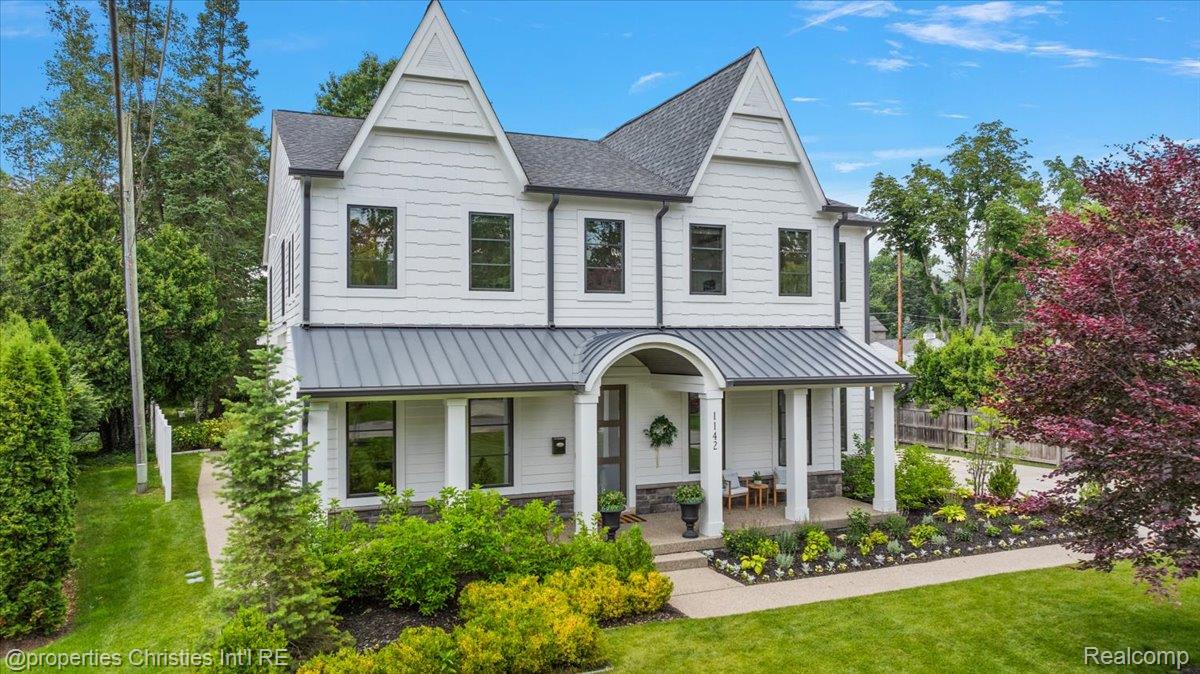 1142 Golf View Boulevard