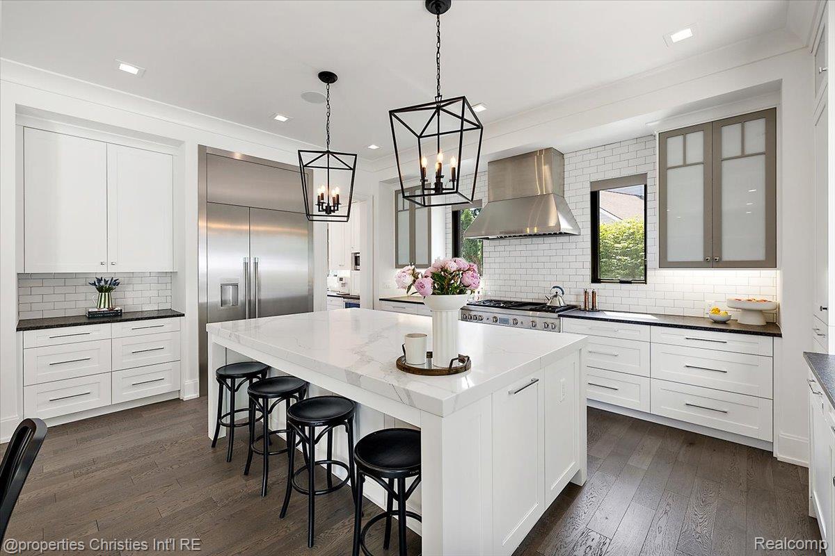 1142 Golf View Boulevard