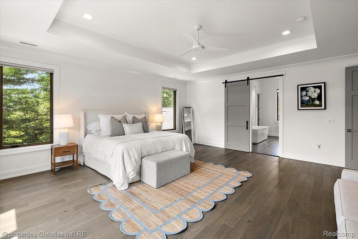 1142 Golf View Boulevard