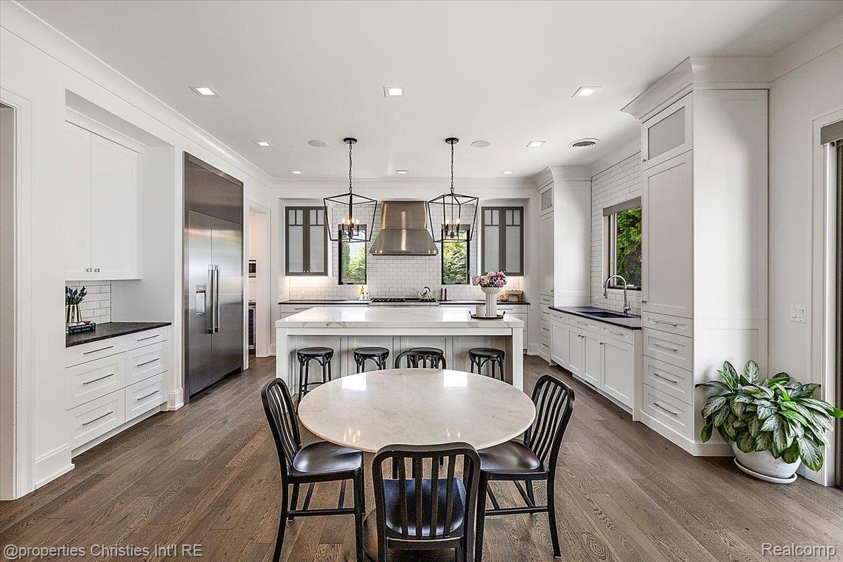 1142 Golf View Boulevard