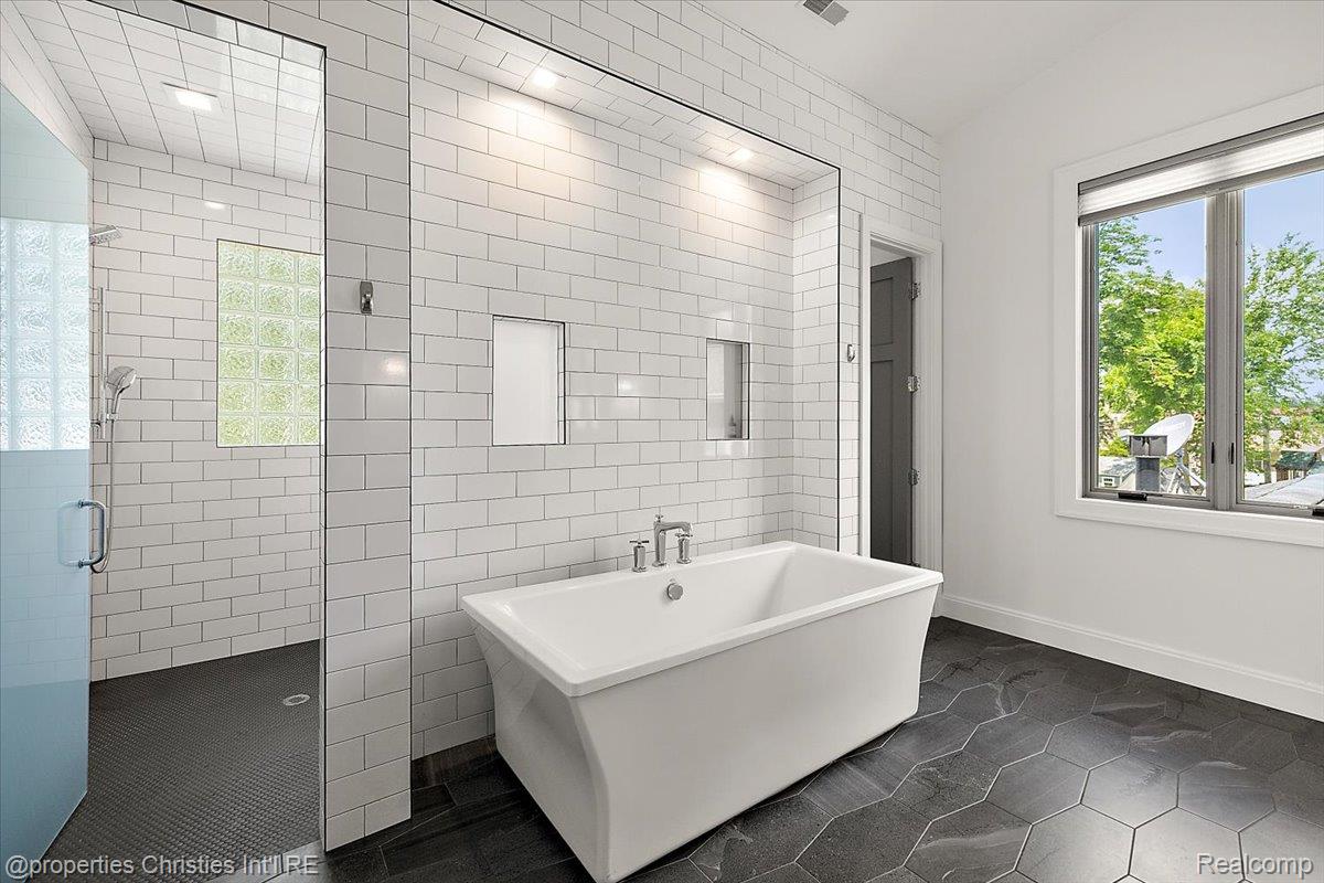 1142 Golf View Boulevard