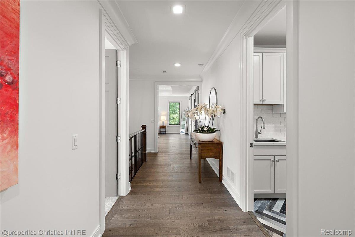 1142 Golf View Boulevard