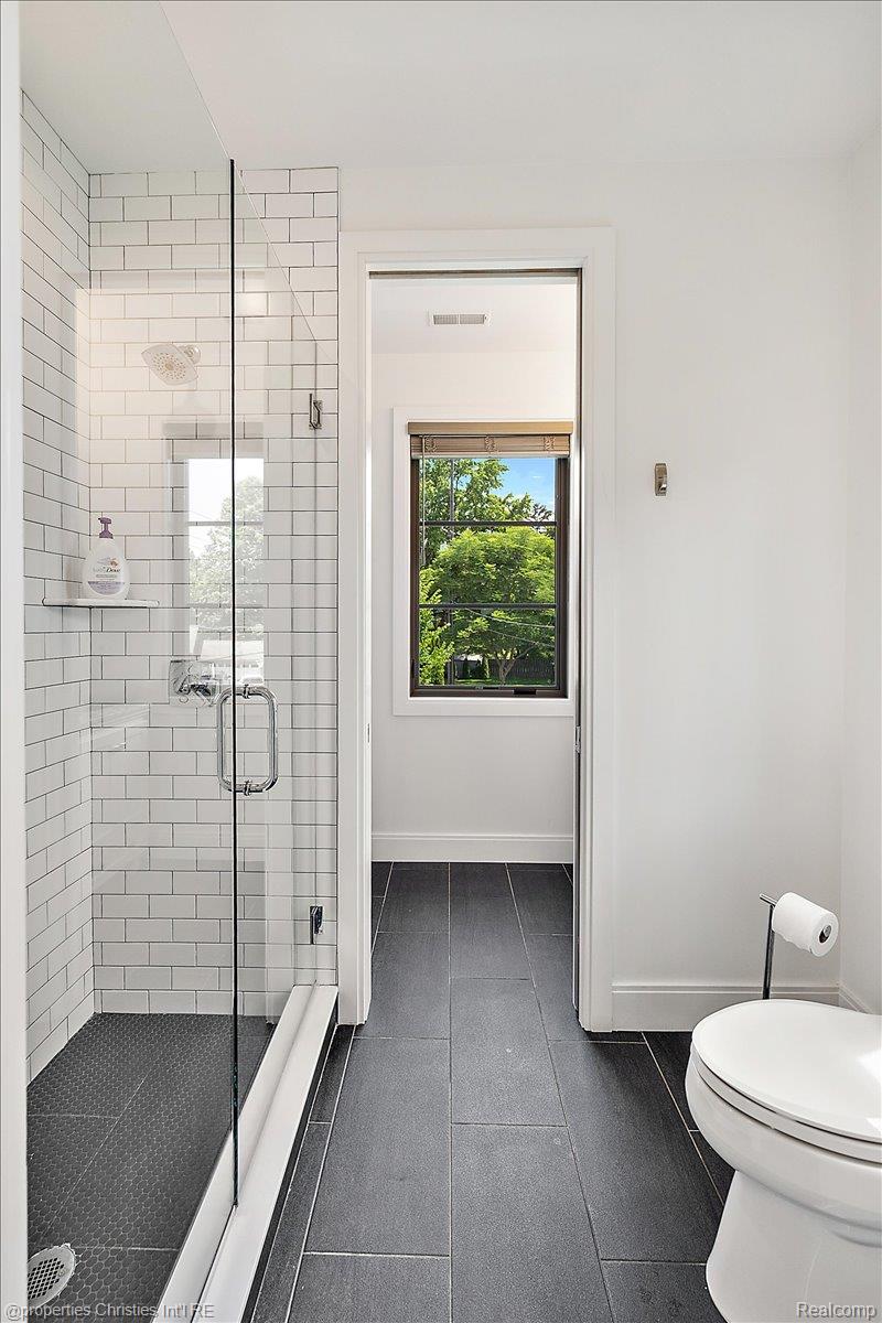 1142 Golf View Boulevard