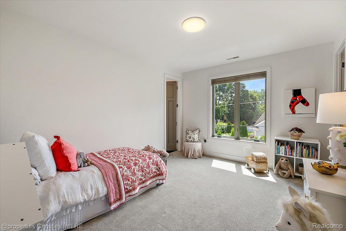 1142 Golf View Boulevard