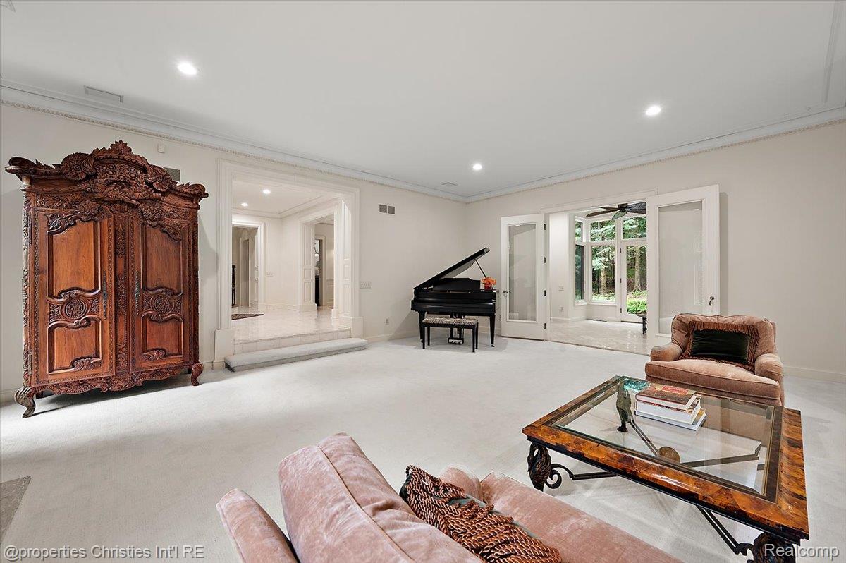 347 Pine Ridge Drive