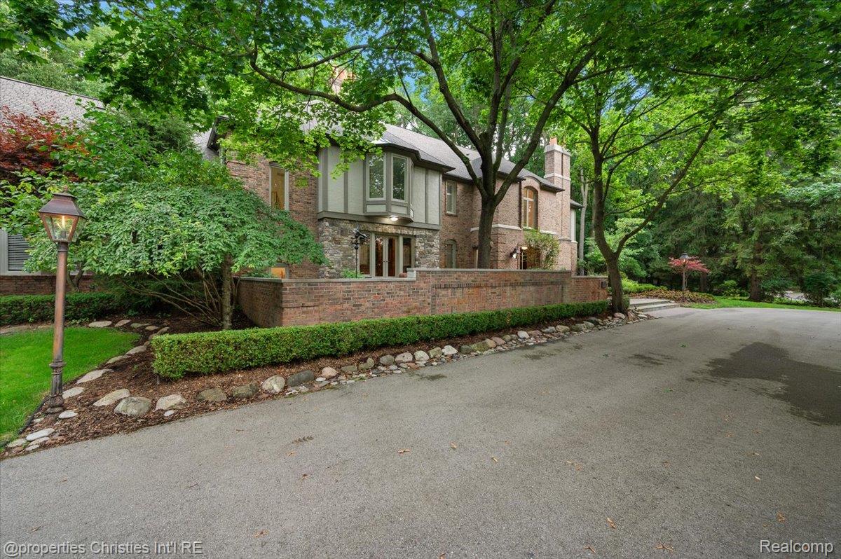 347 Pine Ridge Drive