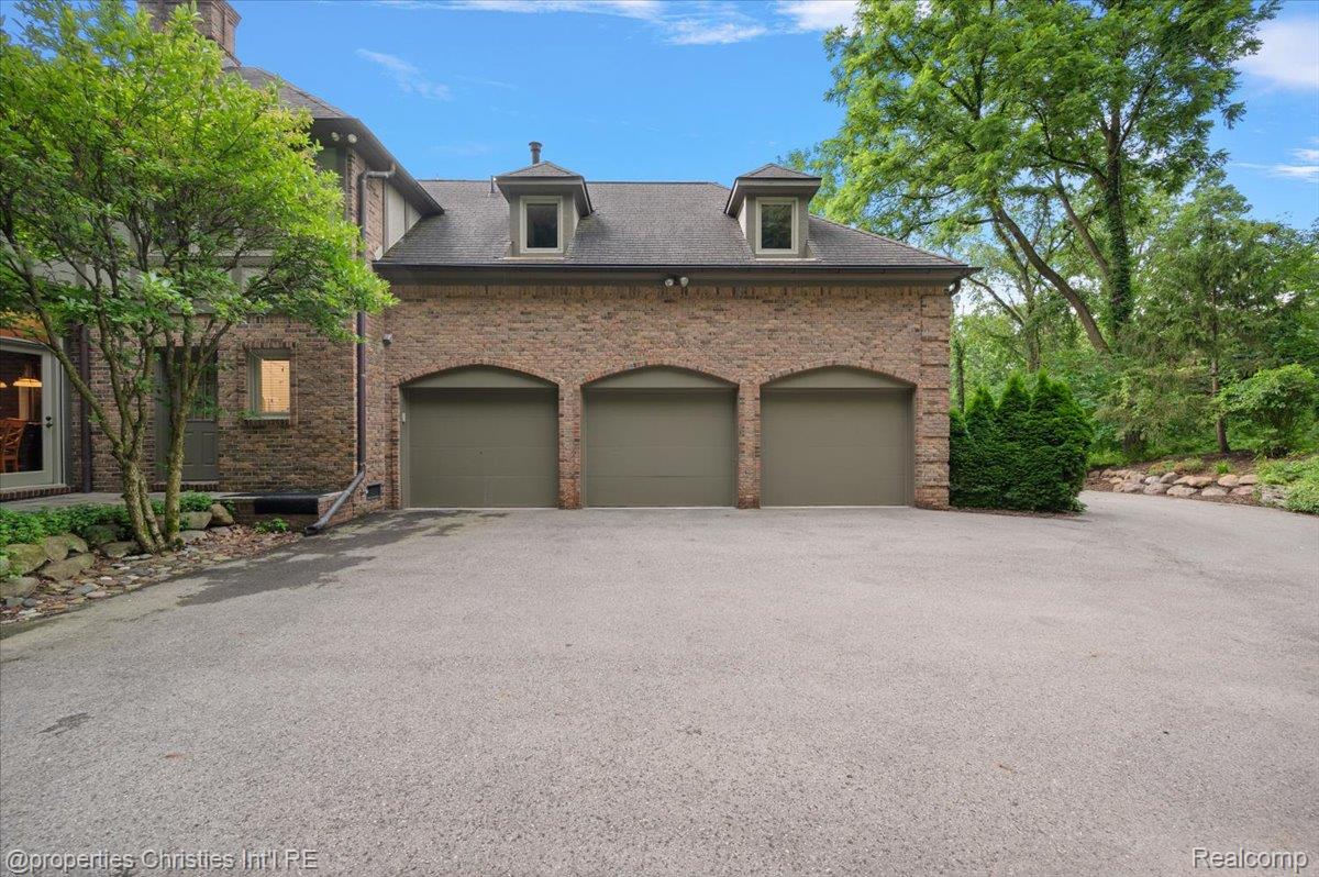 347 Pine Ridge Drive