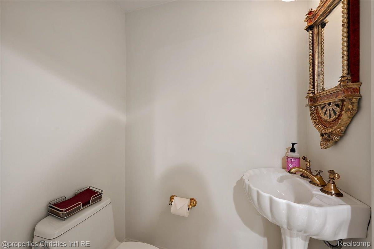 347 Pine Ridge Drive