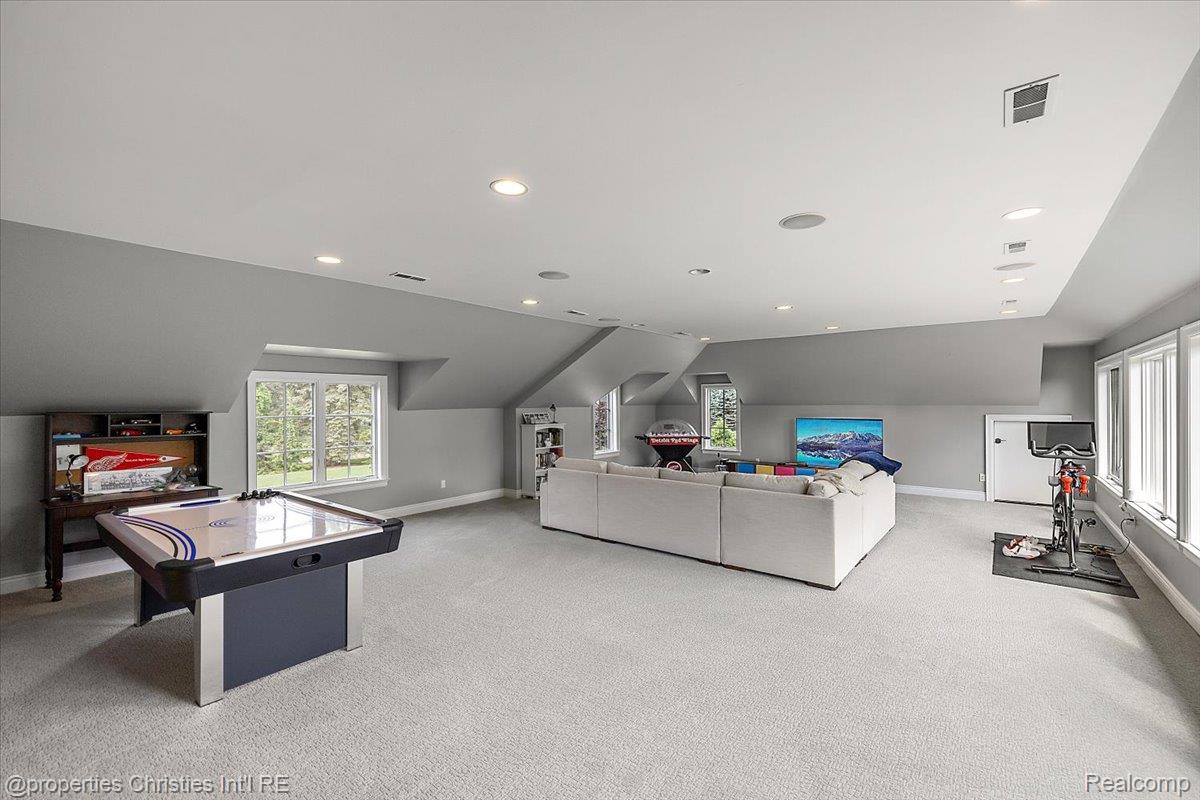 5385 Longmeadow Road