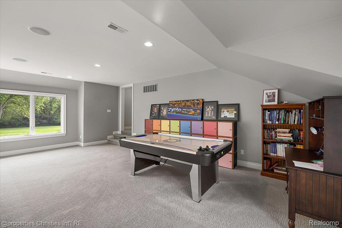 5385 Longmeadow Road
