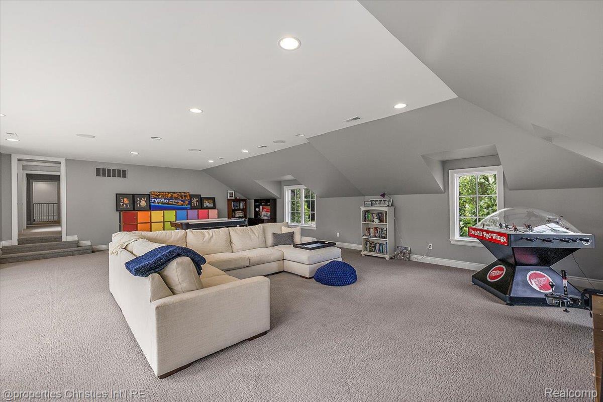 5385 Longmeadow Road