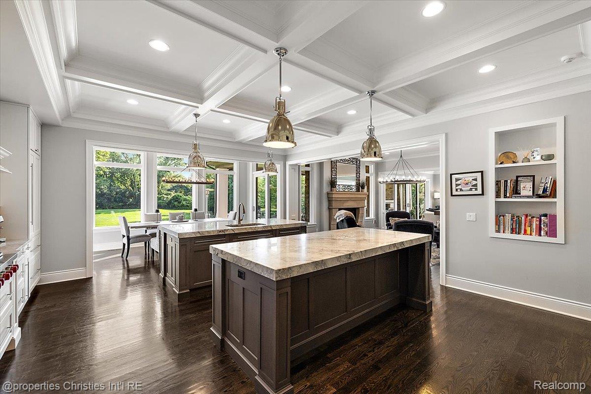 5385 Longmeadow Road